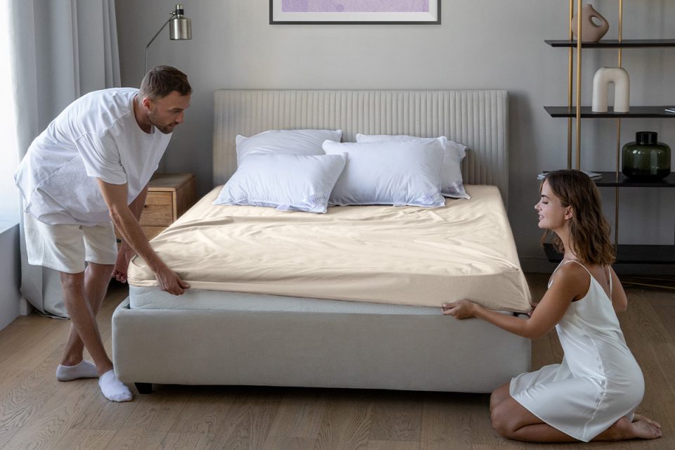 Простыня на резинке Трикотажная чайная роза