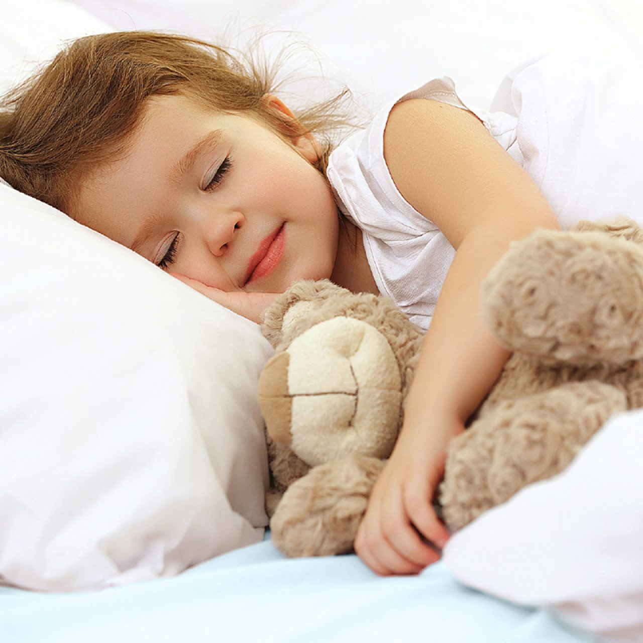 Детская простыня на резинке Трикотажная голубая