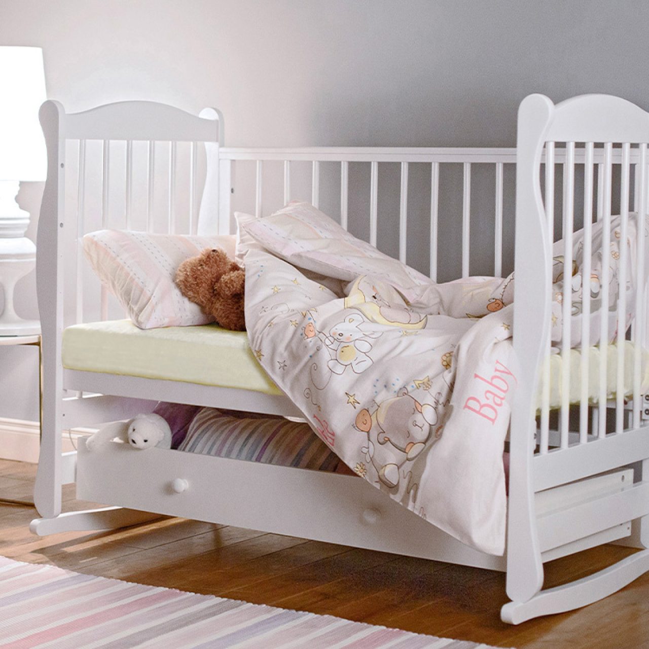 Детская простыня на резинке Трикотажная нежно-желтая