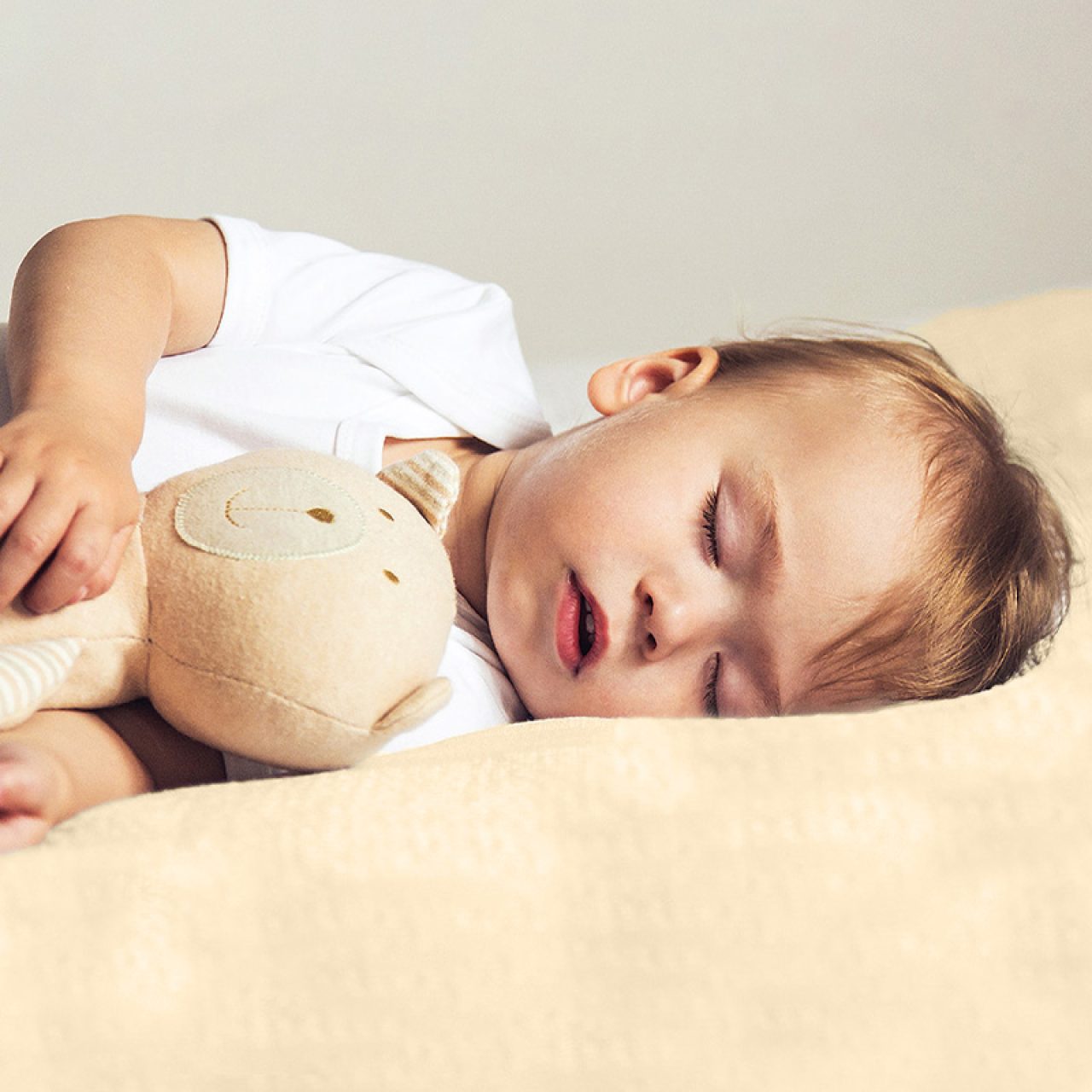 Детская простыня на резинке Трикотажная манго